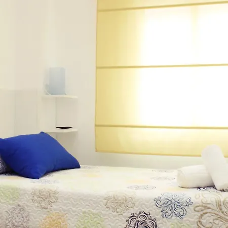 Apartment Coqueto Y Luminoso De Tres Malaga