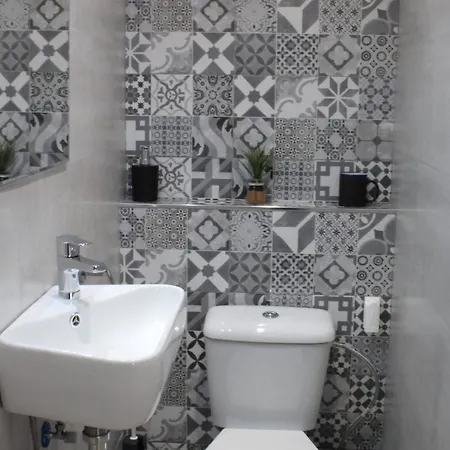 Apartamento Coqueto Y Luminoso De Tres Málaga